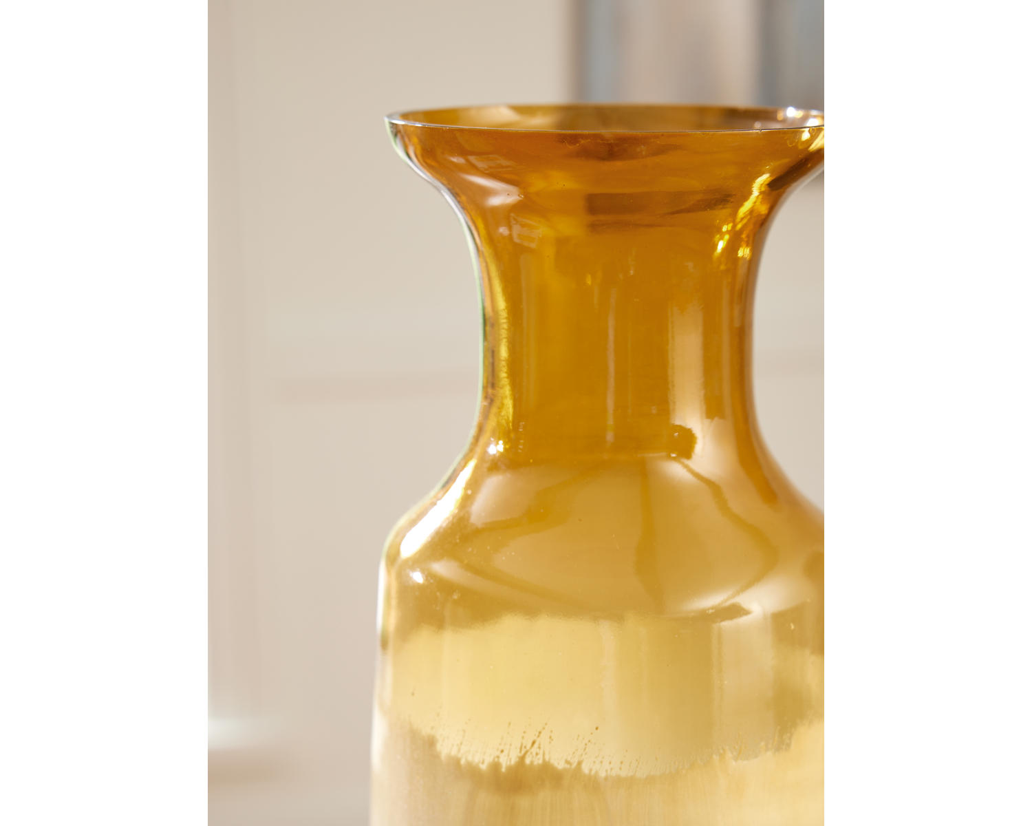 Wynburg Vase