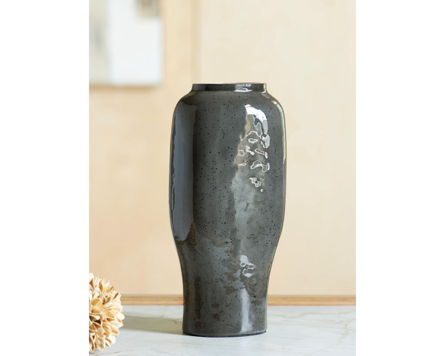 Kierlain Vase