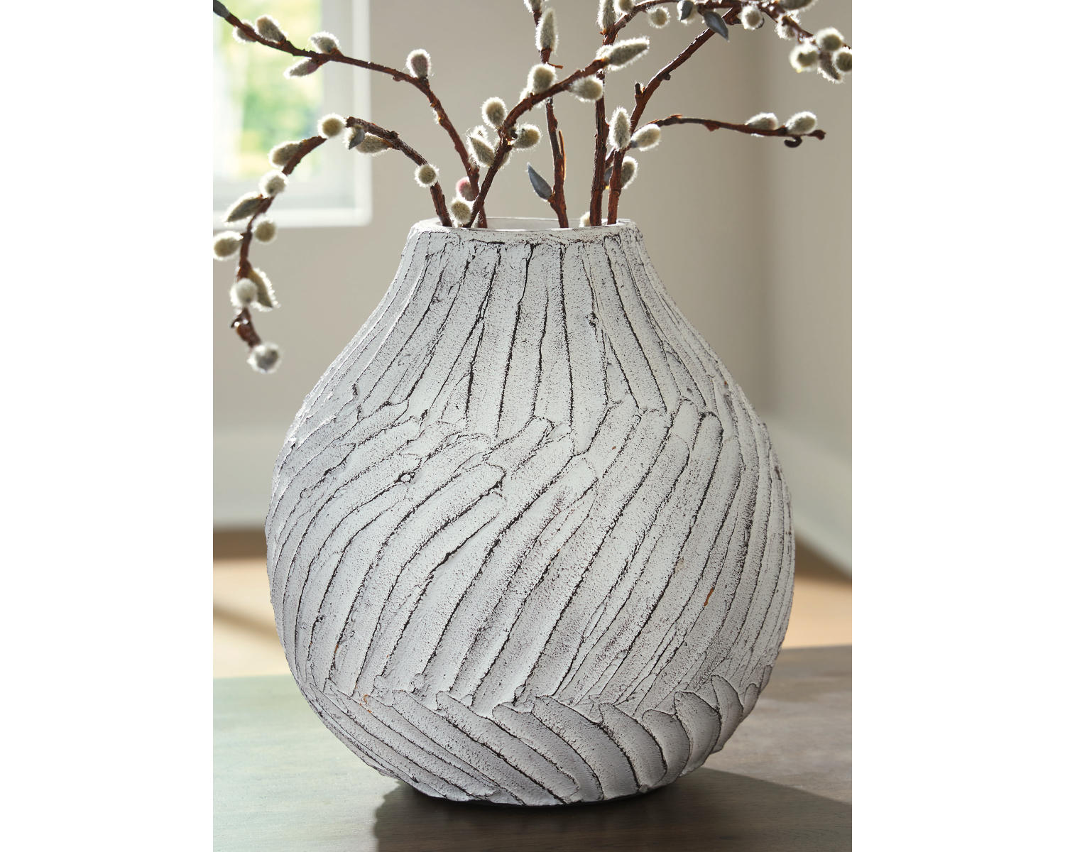 Shelvie Vase