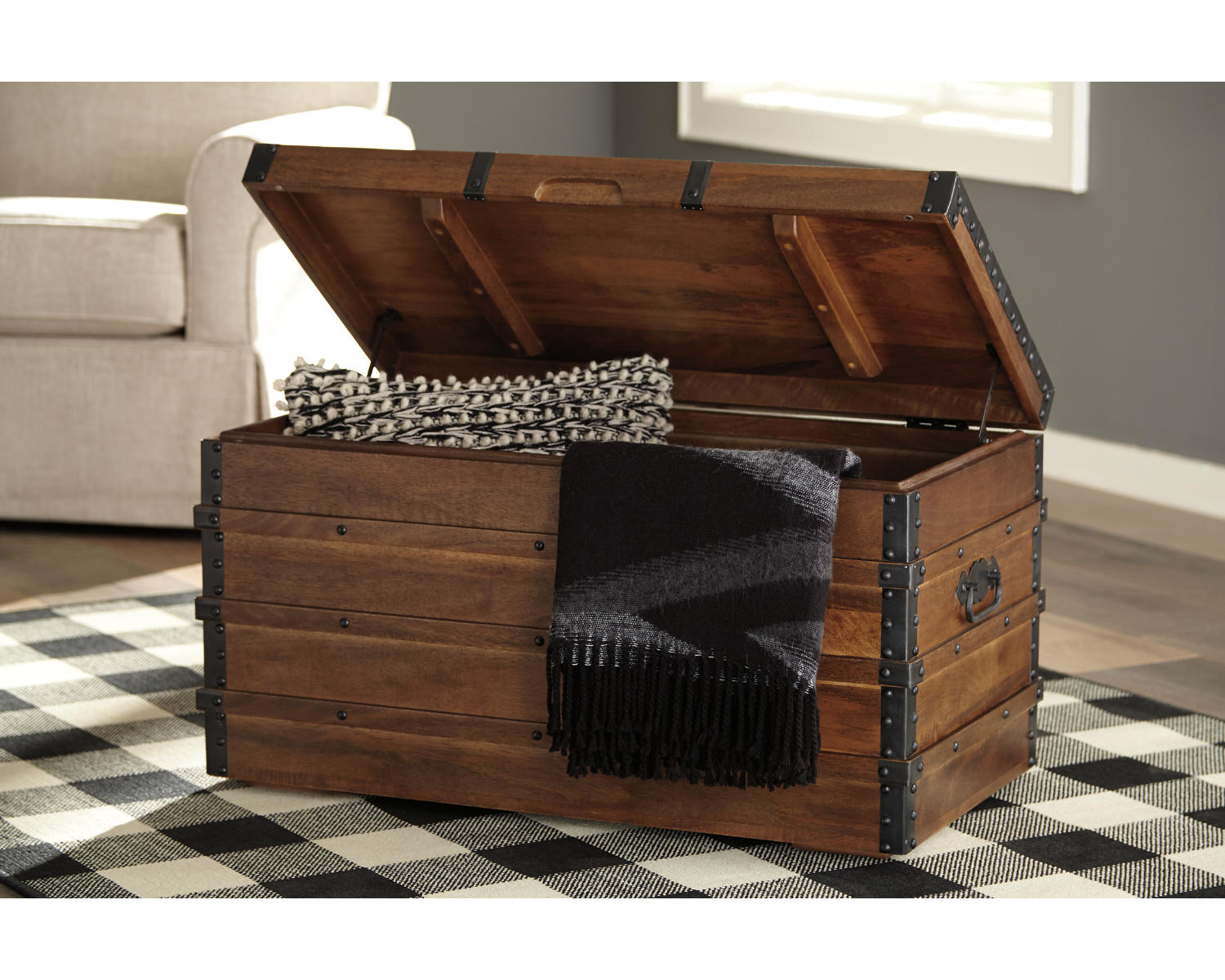 Kettleby Storage Trunk