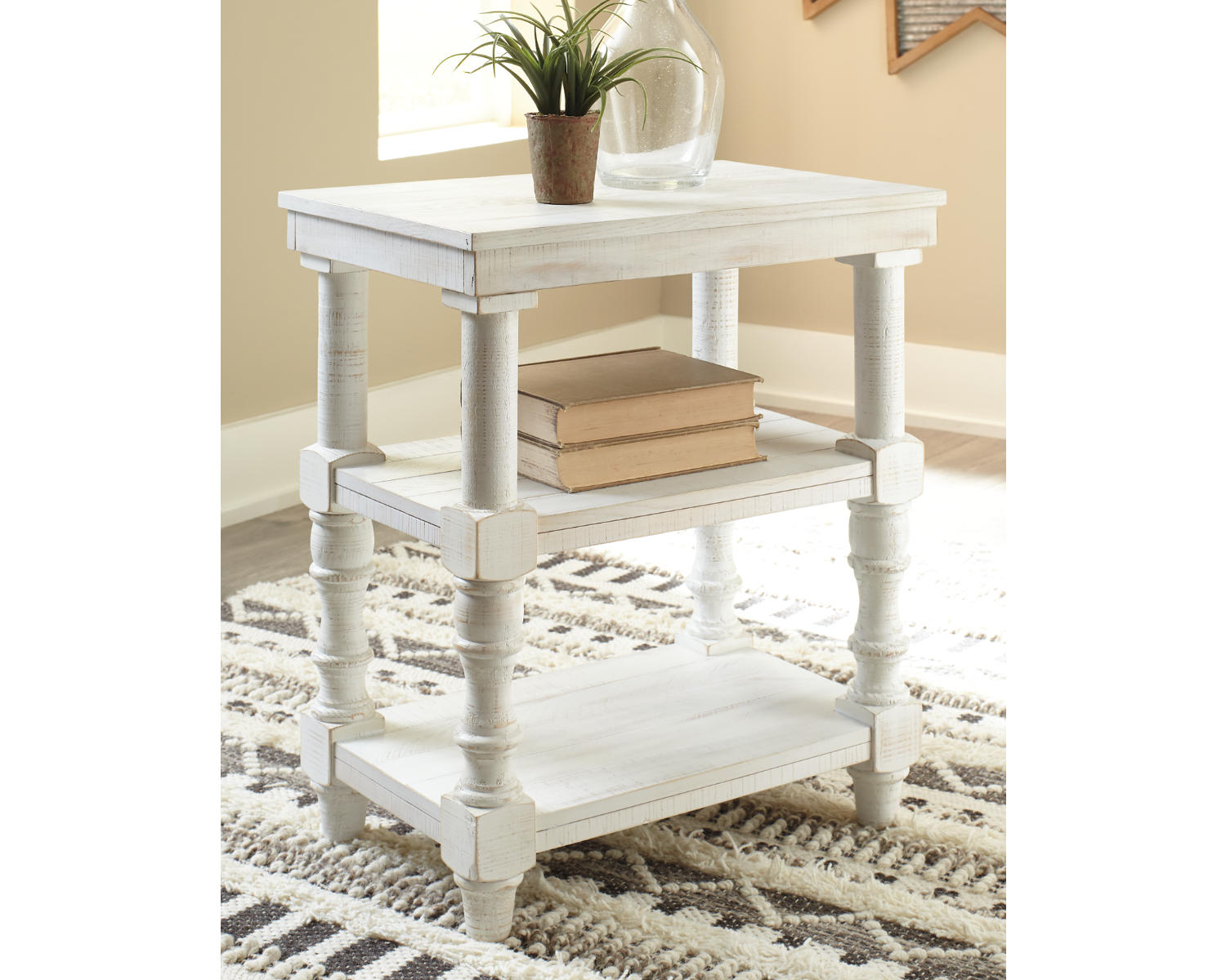 Dannerville Accent Table