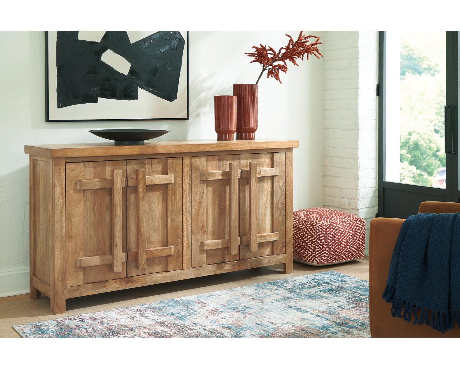 Dresor Accent Cabinet