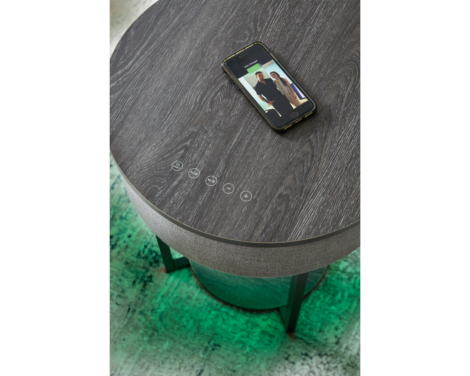 Sethlen Accent Table with Speaker