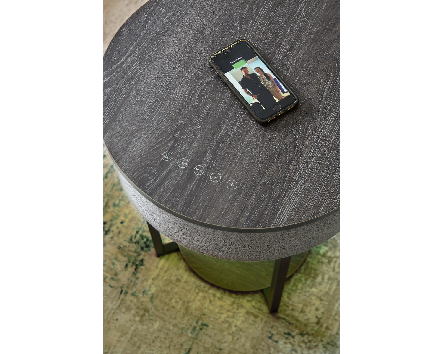 Sethlen Accent Table with Speaker