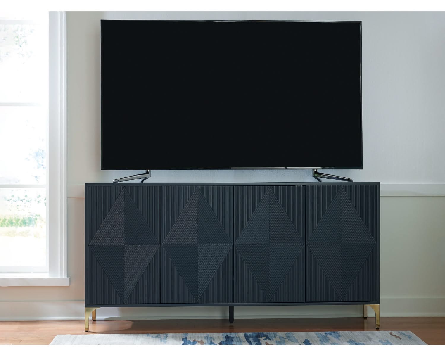 Loirwick Accent Cabinet