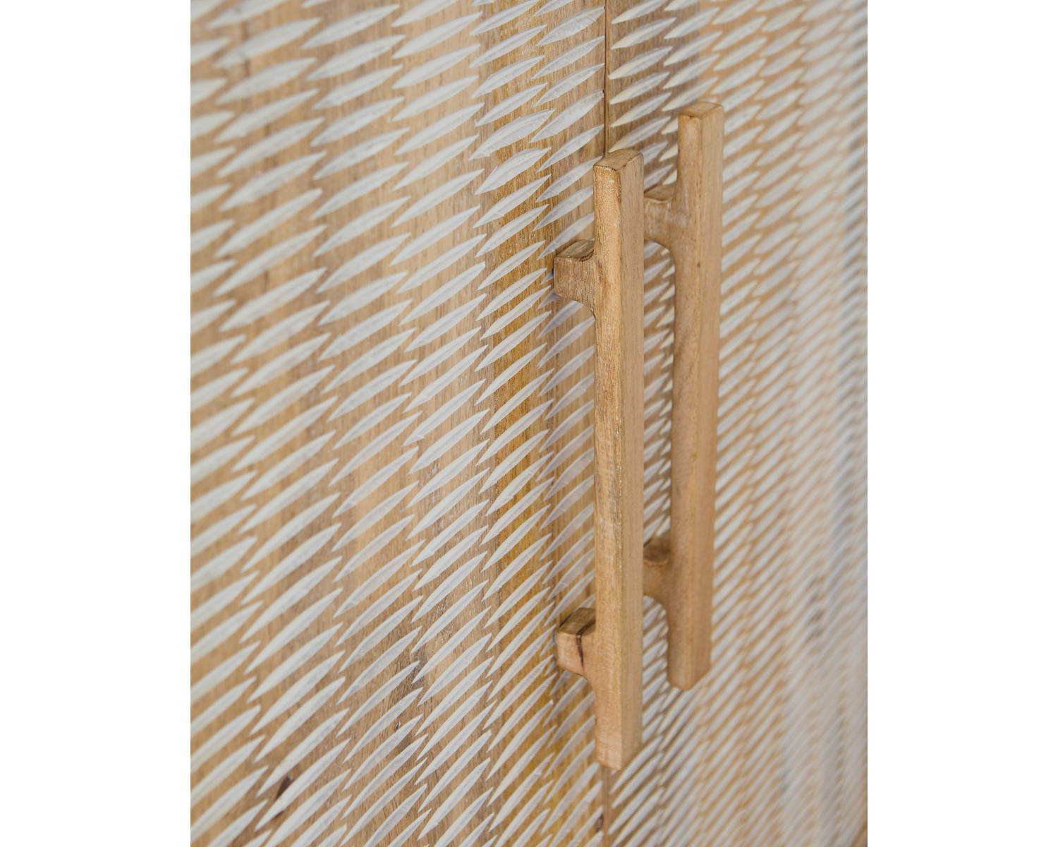 Dallinbury Accent Cabinet
