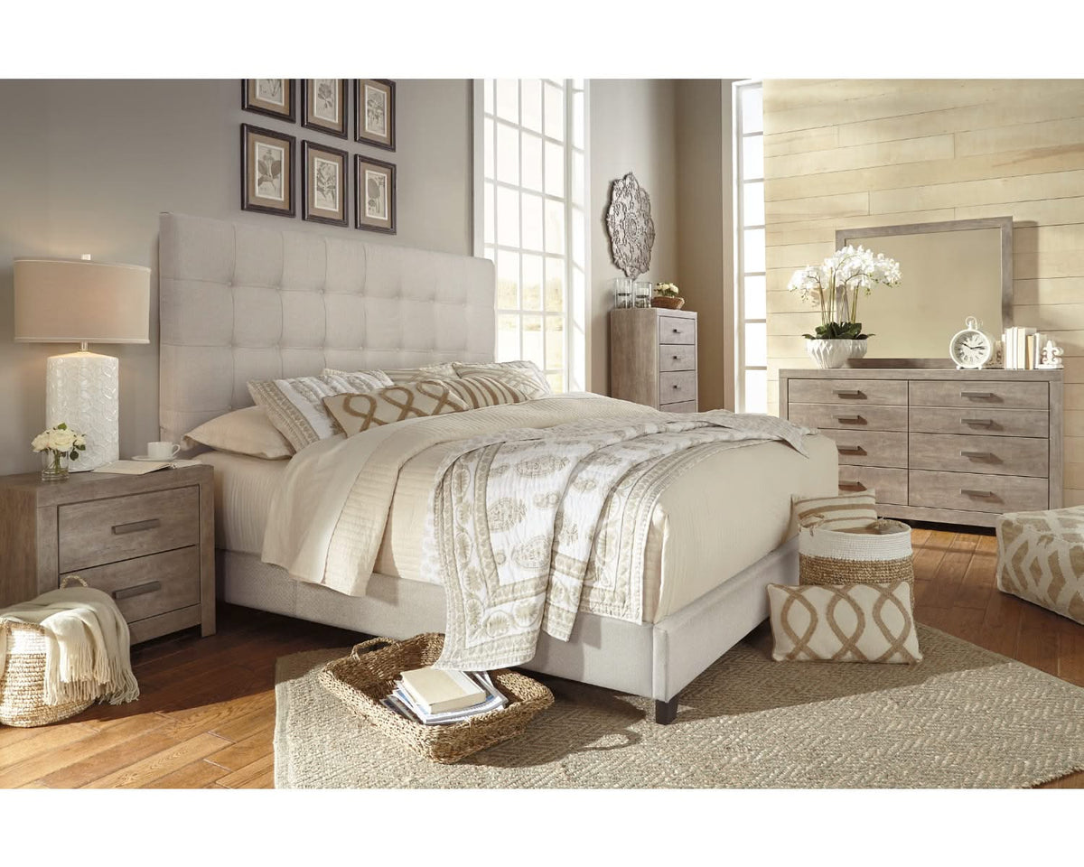 Dolante King Upholstered Bed