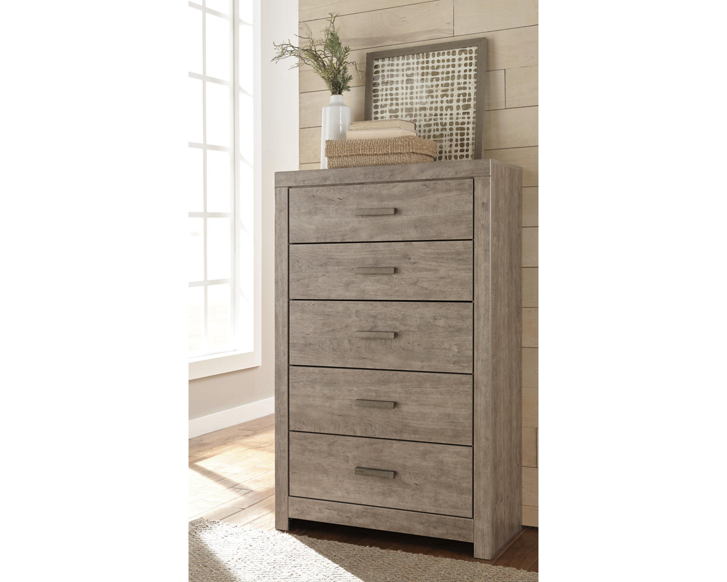 Culverbach Chest of Drawers