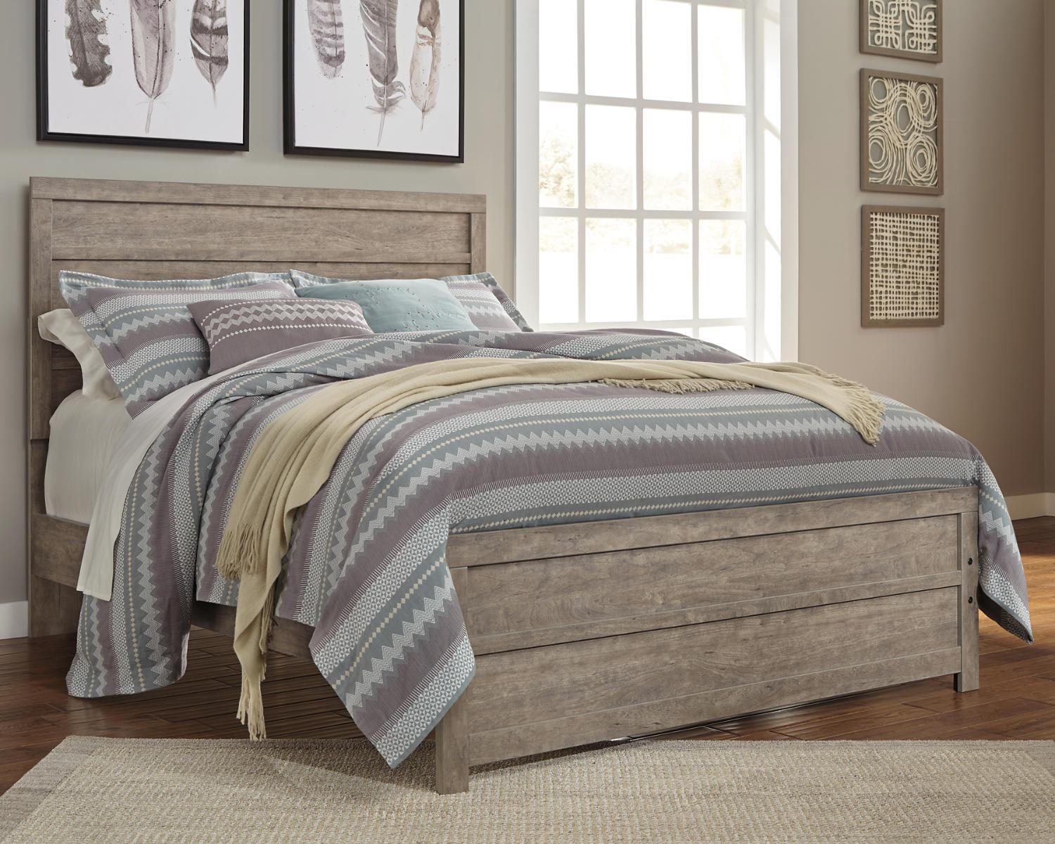 Culverbach Queen Panel Bed with Chest