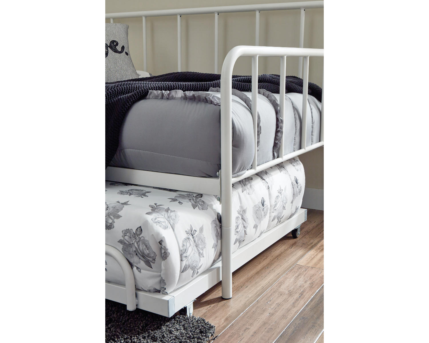 Trentlore Twin Metal Day Bed with Trundle