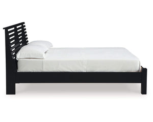 Danziar Full Slat Panel Bed