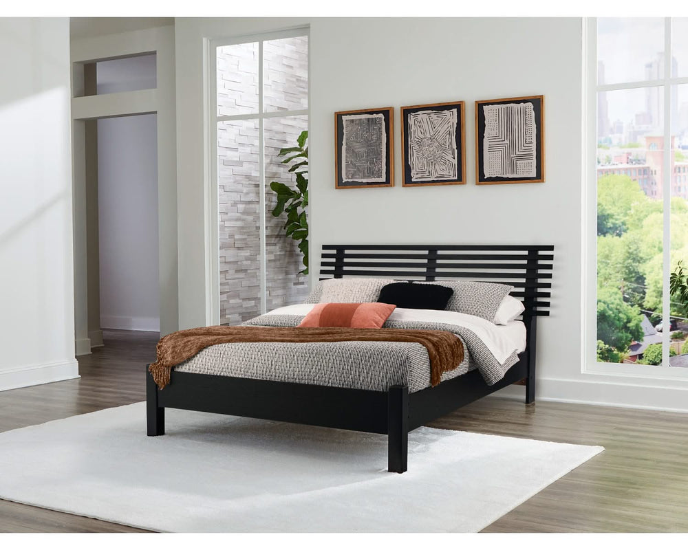 Cama Queen con paneles de láminas Danziar