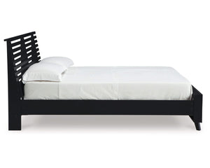 Danziar Queen Slat Panel Bed
