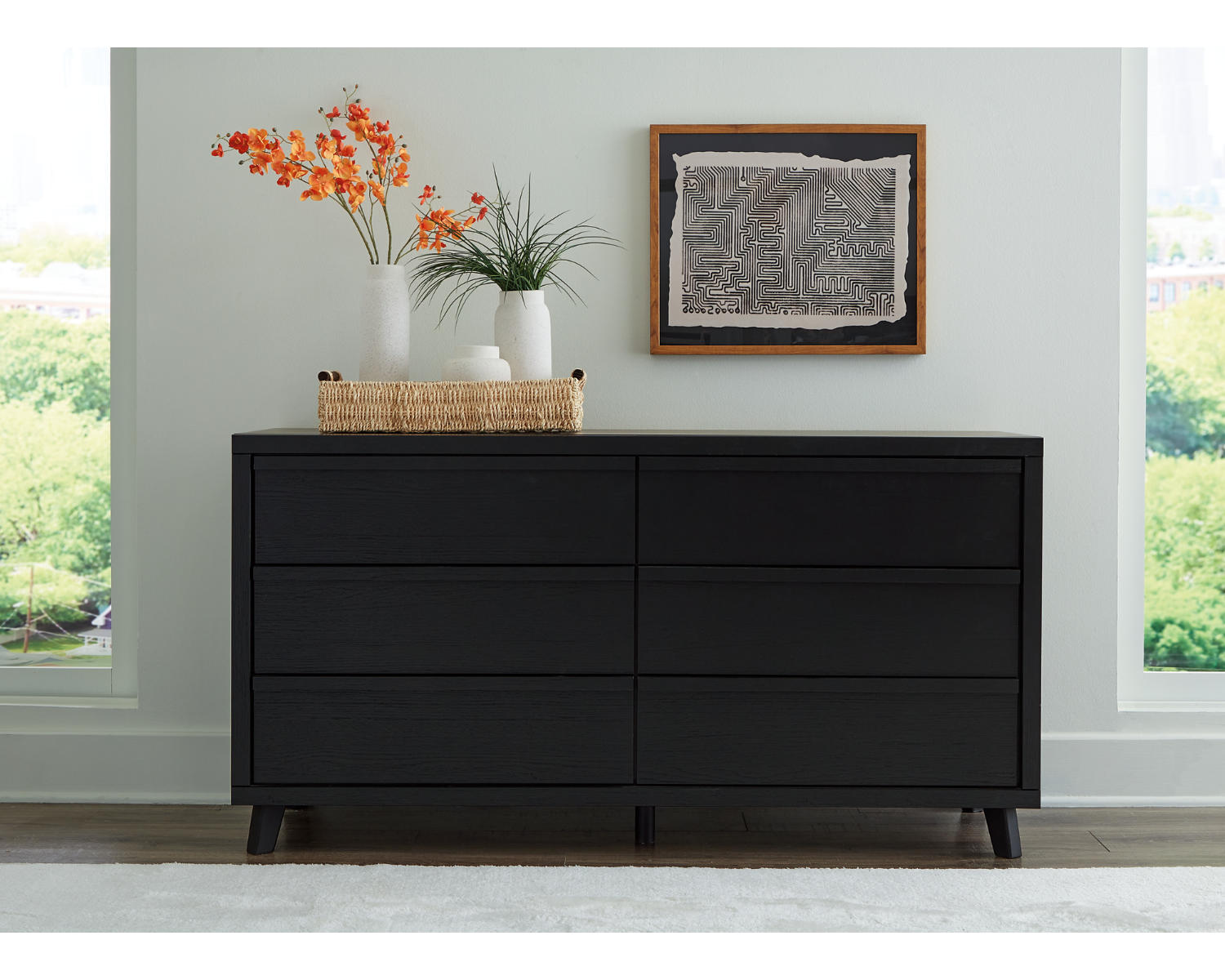 Danziar Dresser