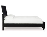 Cama King Danziar con paneles, cómoda y dos mesitas de noche