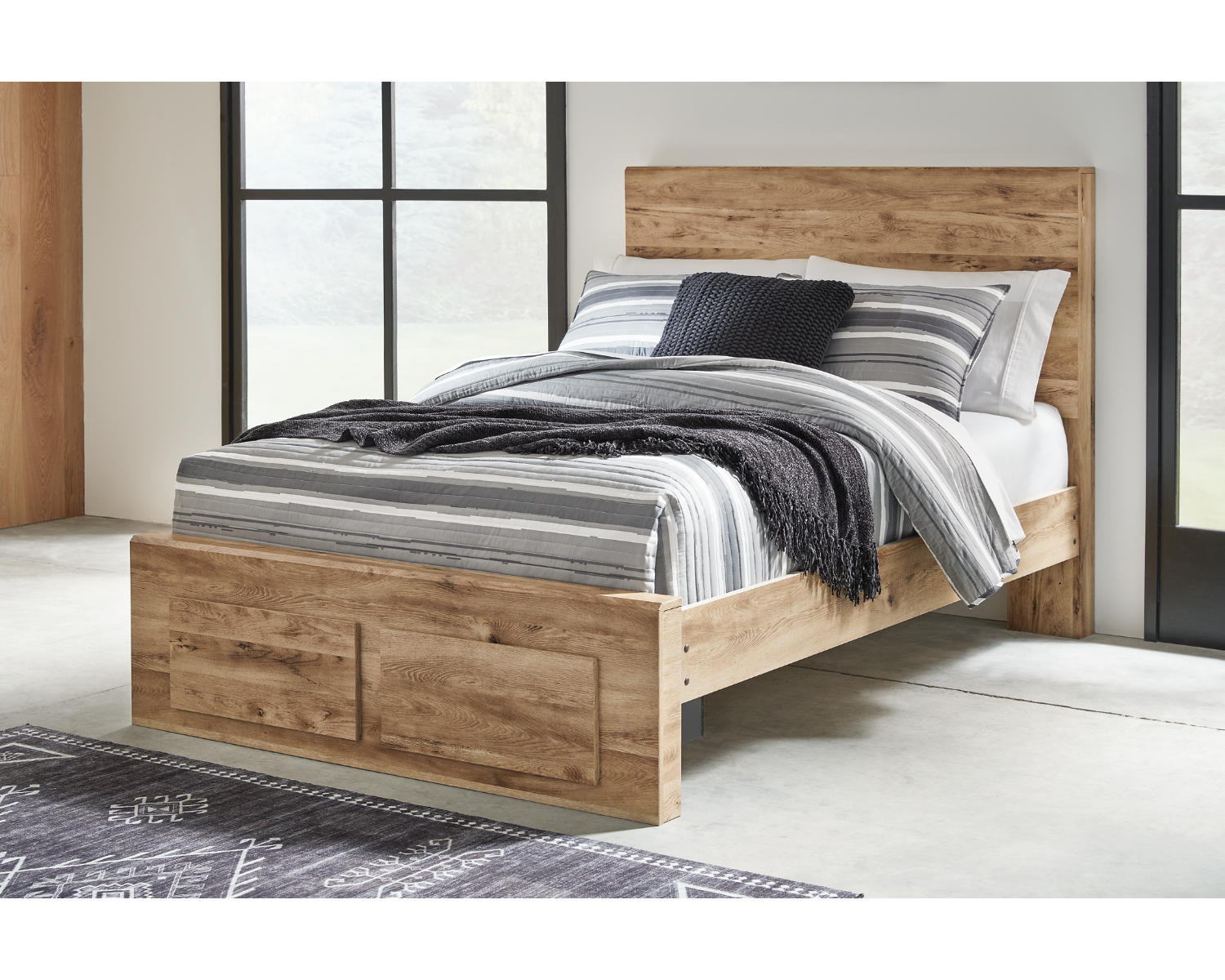 Hyanna Full Panel Storage Bed