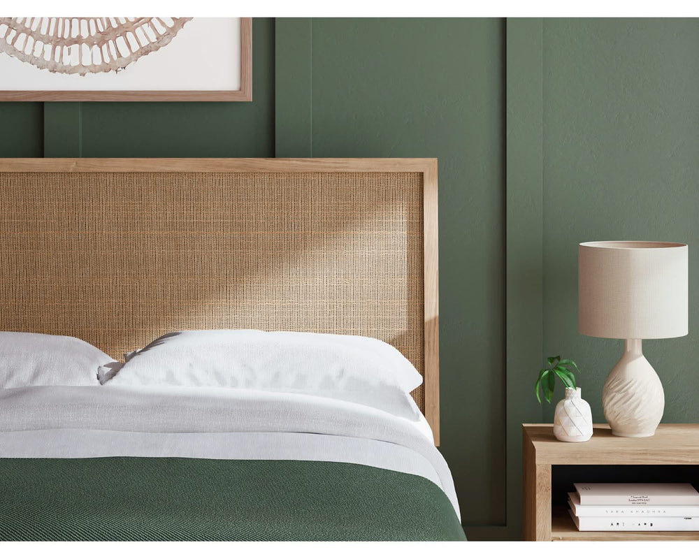 Cama Queen con paneles Cielden