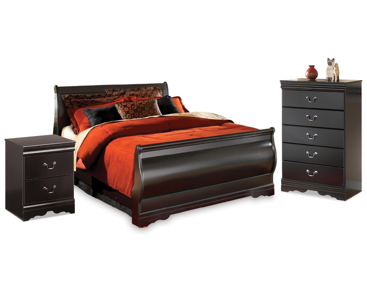 Huey Vineyard Full Sleigh Bed, Chest and Nightstand