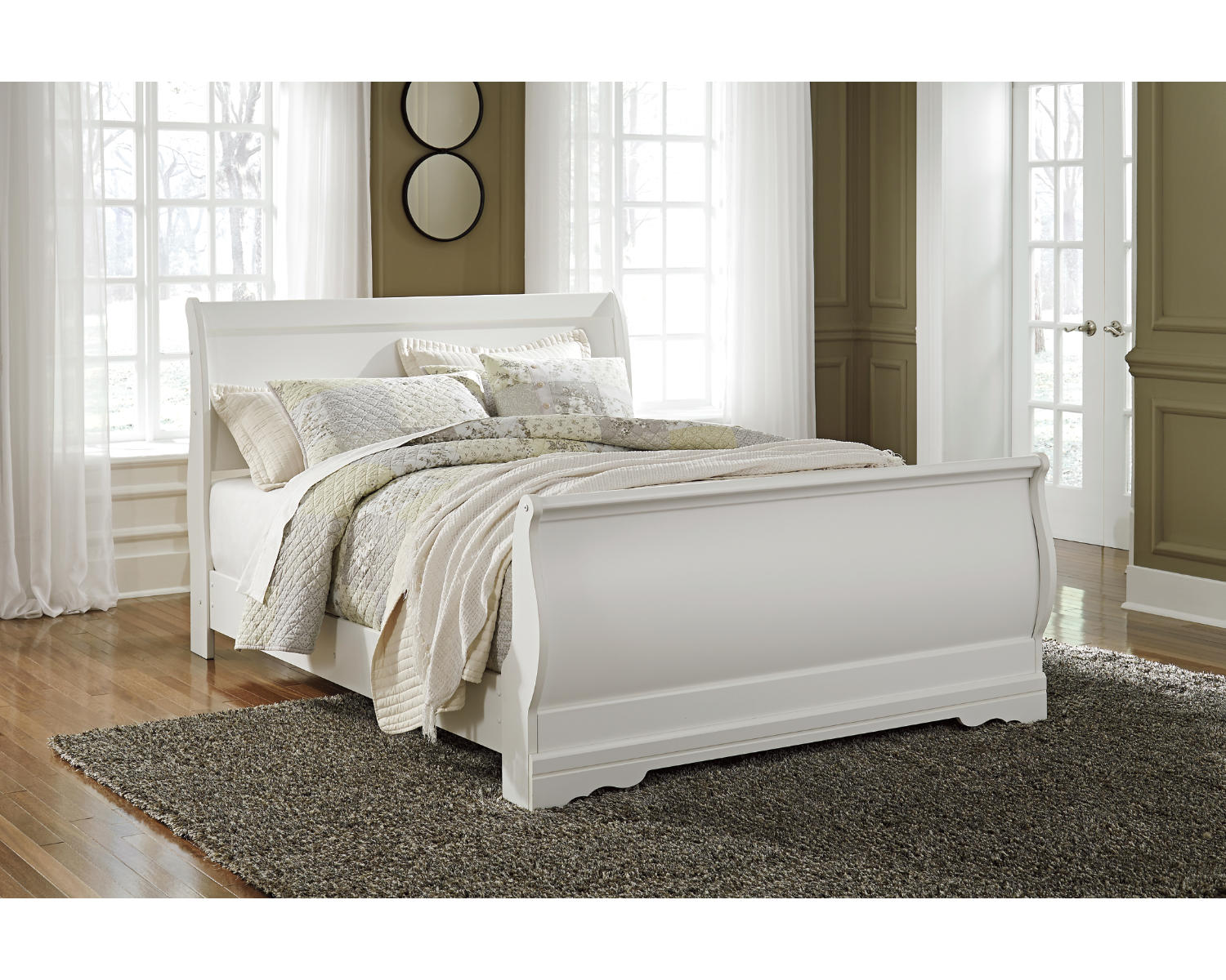 Anarasia Queen Sleigh Bed and Dresser