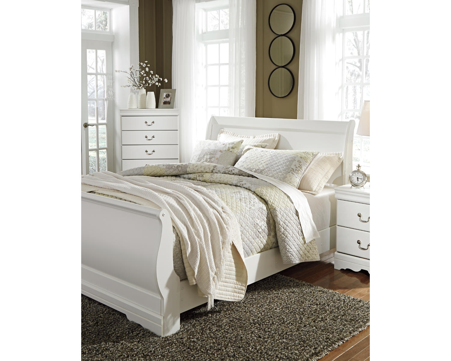 Anarasia Queen Sleigh Bed with Chest of Drawers and Nightstand