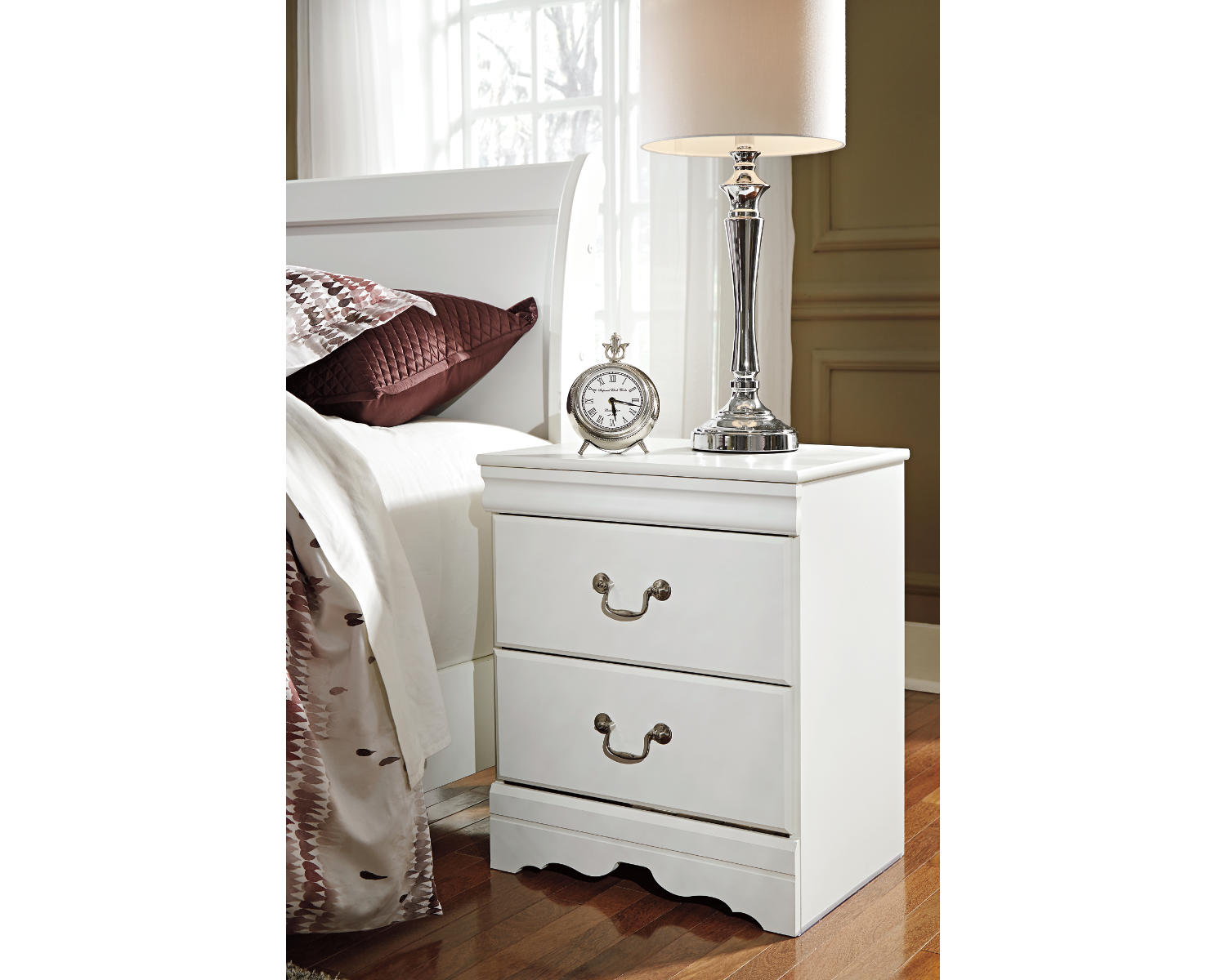 Anarasia Full Sleigh Bed, Chest and Nightstand
