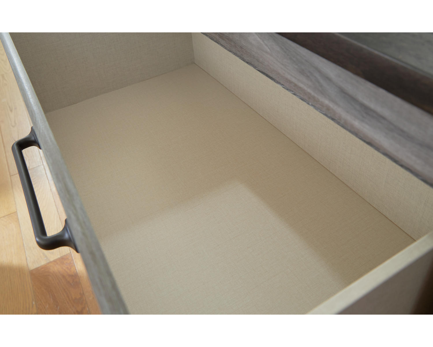 Bronyan Chest of Drawers