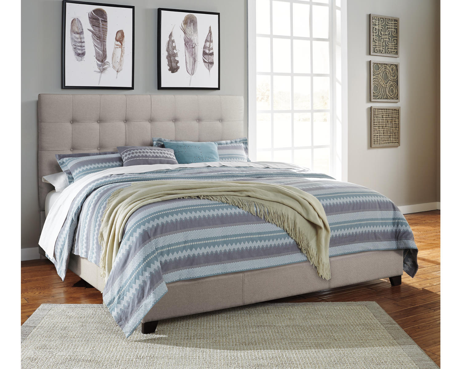 Dolante King Upholstered Bed