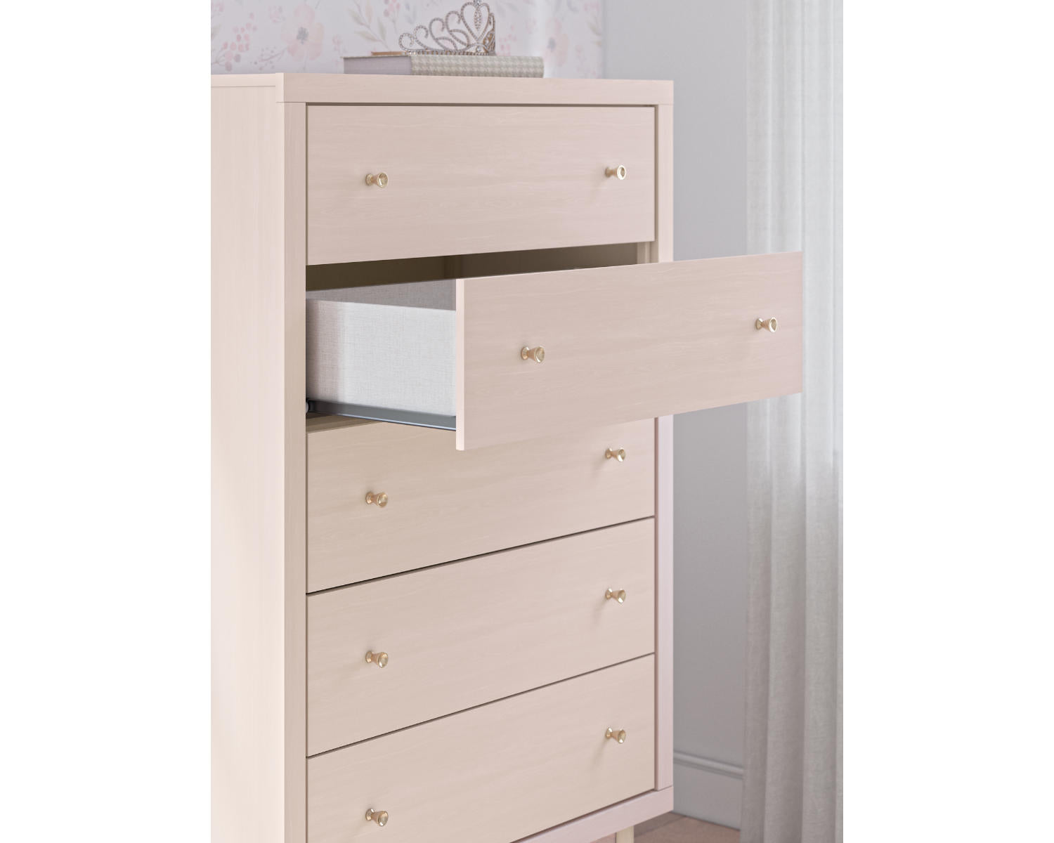 Wistenpine Chest of Drawers