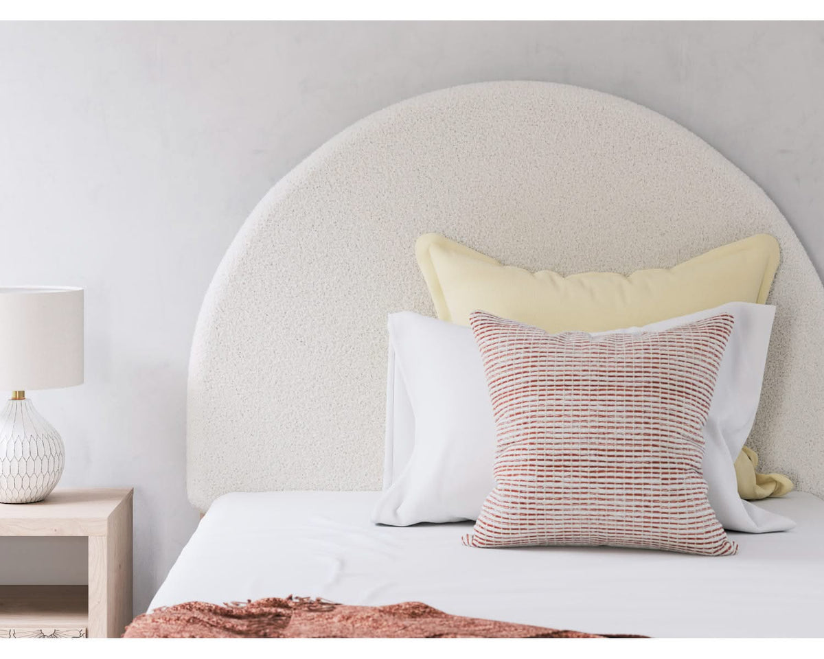 Cama Arloster con paneles tapizados y almacenamiento