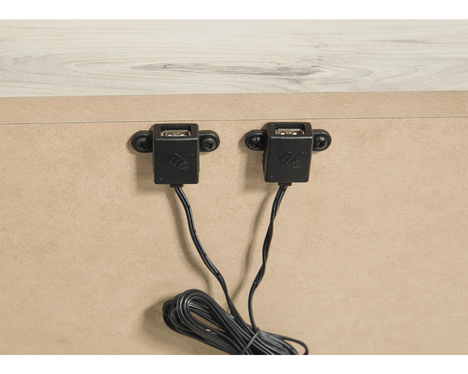 Cambeck Nightstand