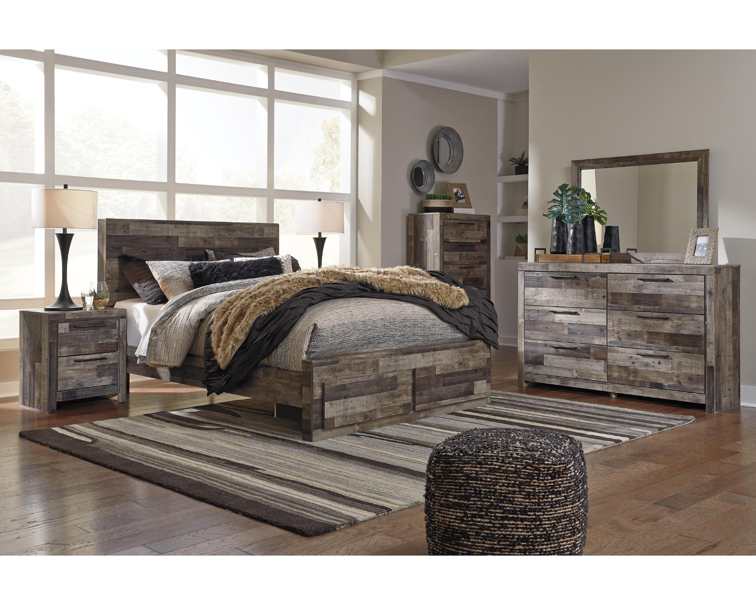 Derekson Queen Panel Bed with 2 Storage Drawers
