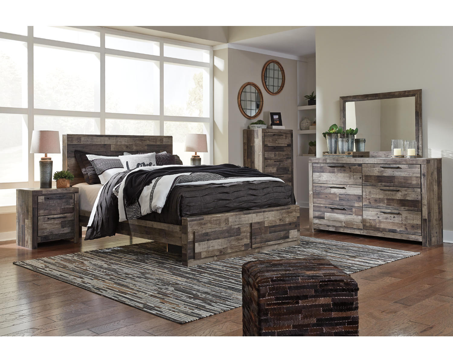 Derekson Queen Panel Bed with 2 Storage Drawers