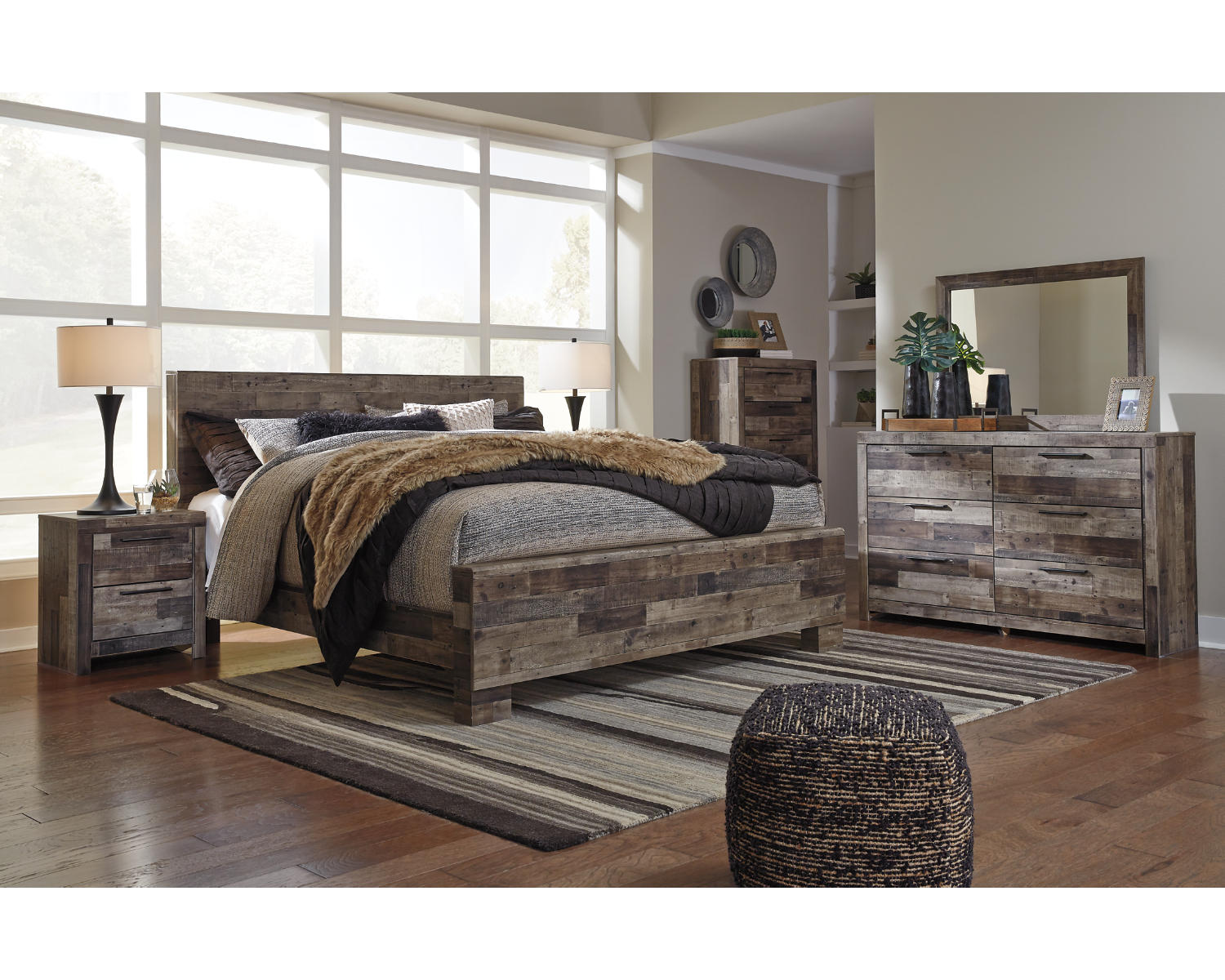 Derekson King Panel Bed