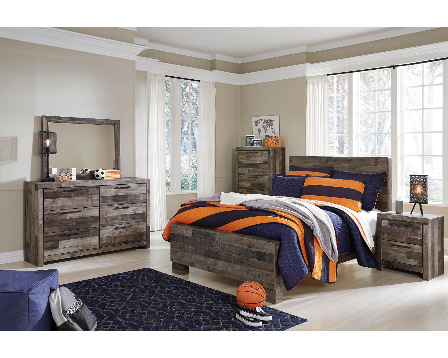 Derekson Full Panel Bed