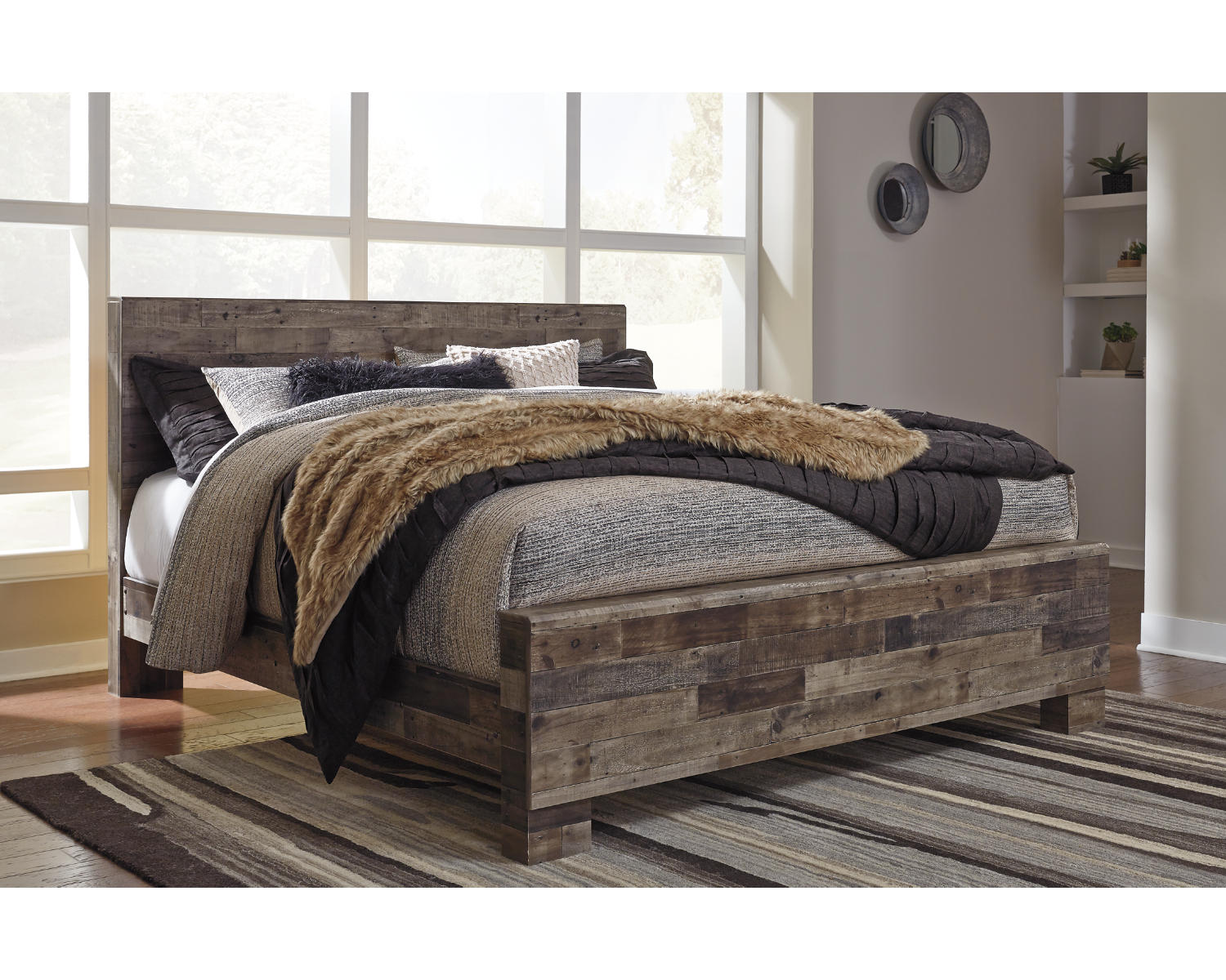 Derekson King Panel Bed, Mirror and Nightstand