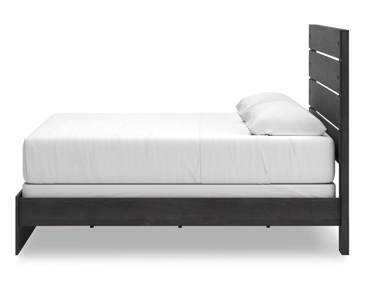 Hollivern King Panel Bed
