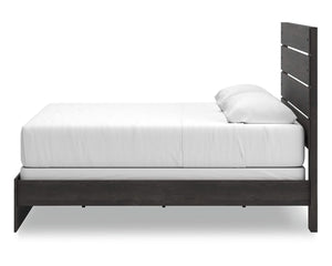 Hollivern King Panel Bed