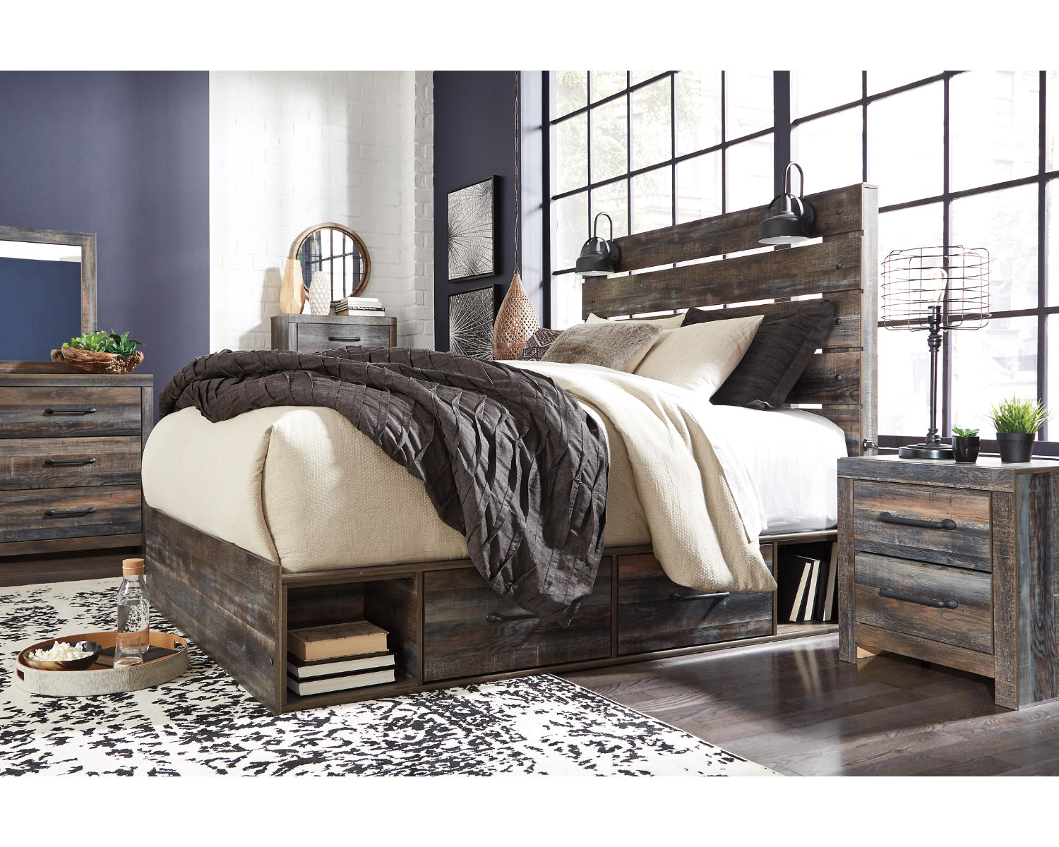 Drystan Queen Panel Bed with 4 Storage Drawers