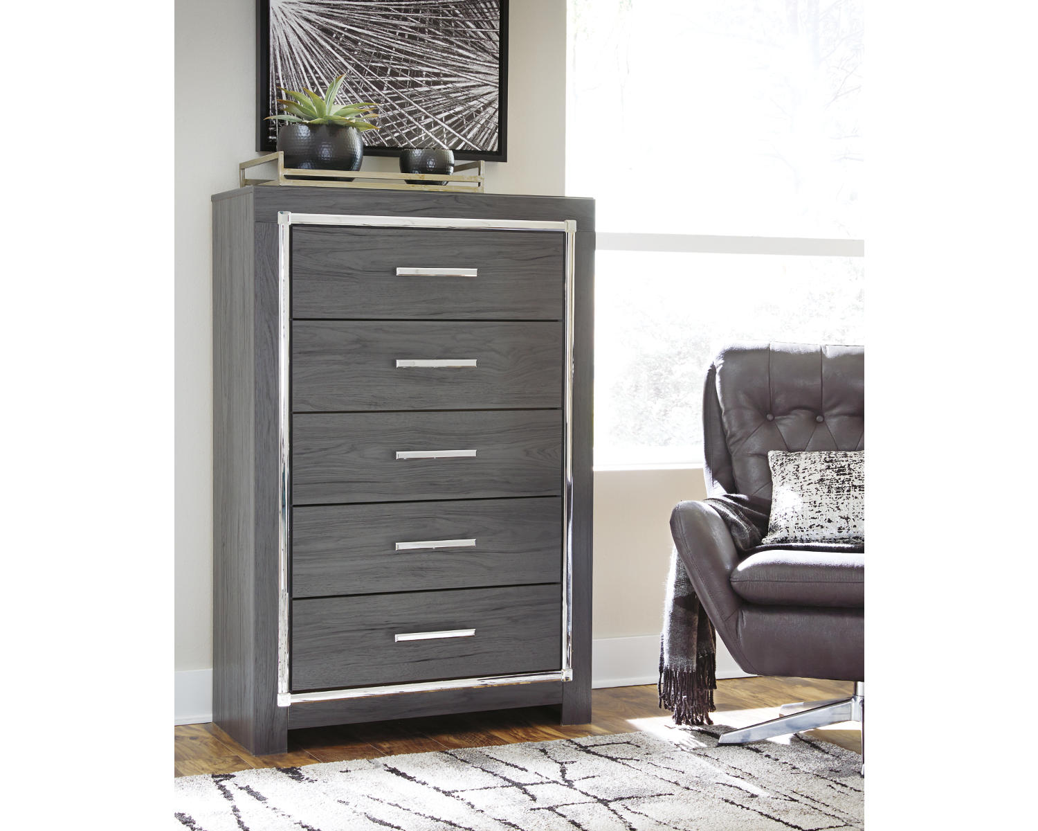Lodanna King Storage Bed, 2 Dressers, Cheat and Nightstand
