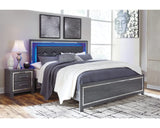 Cama King tapizada con paneles, cómoda y mesita de noche Lodanna