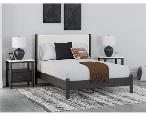 Cama Cadmori Queen con paneles tapizados