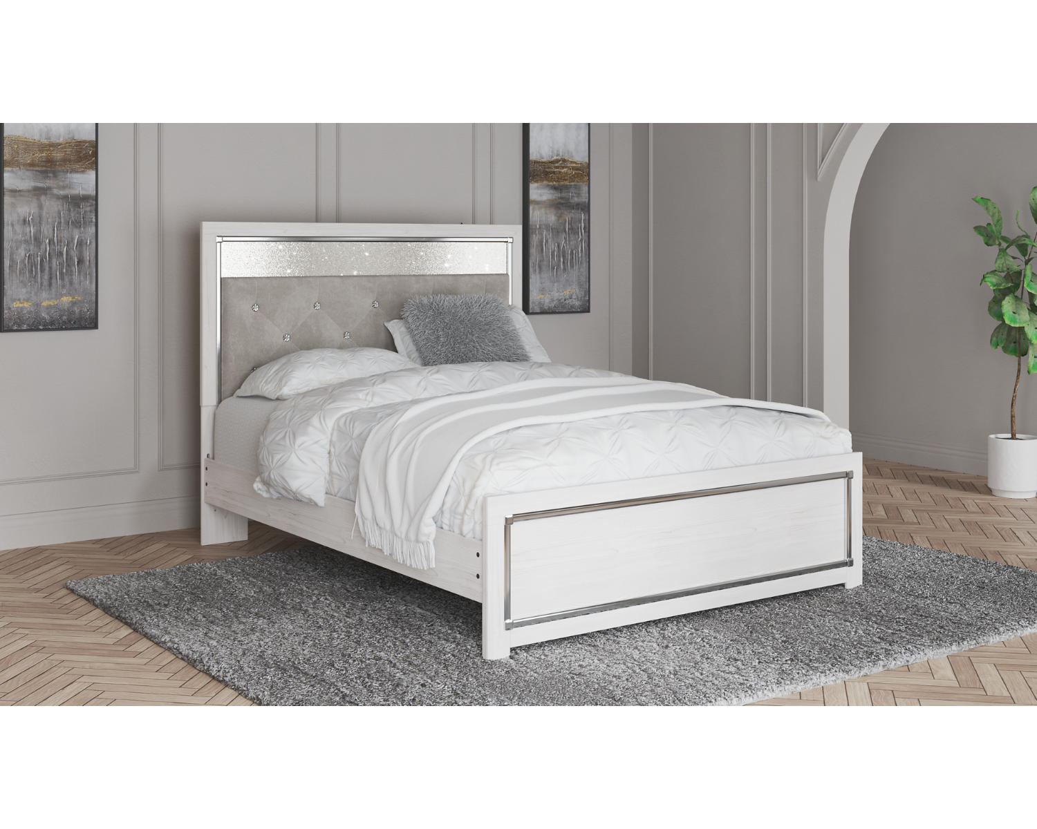 Altyra Queen Panel Bed