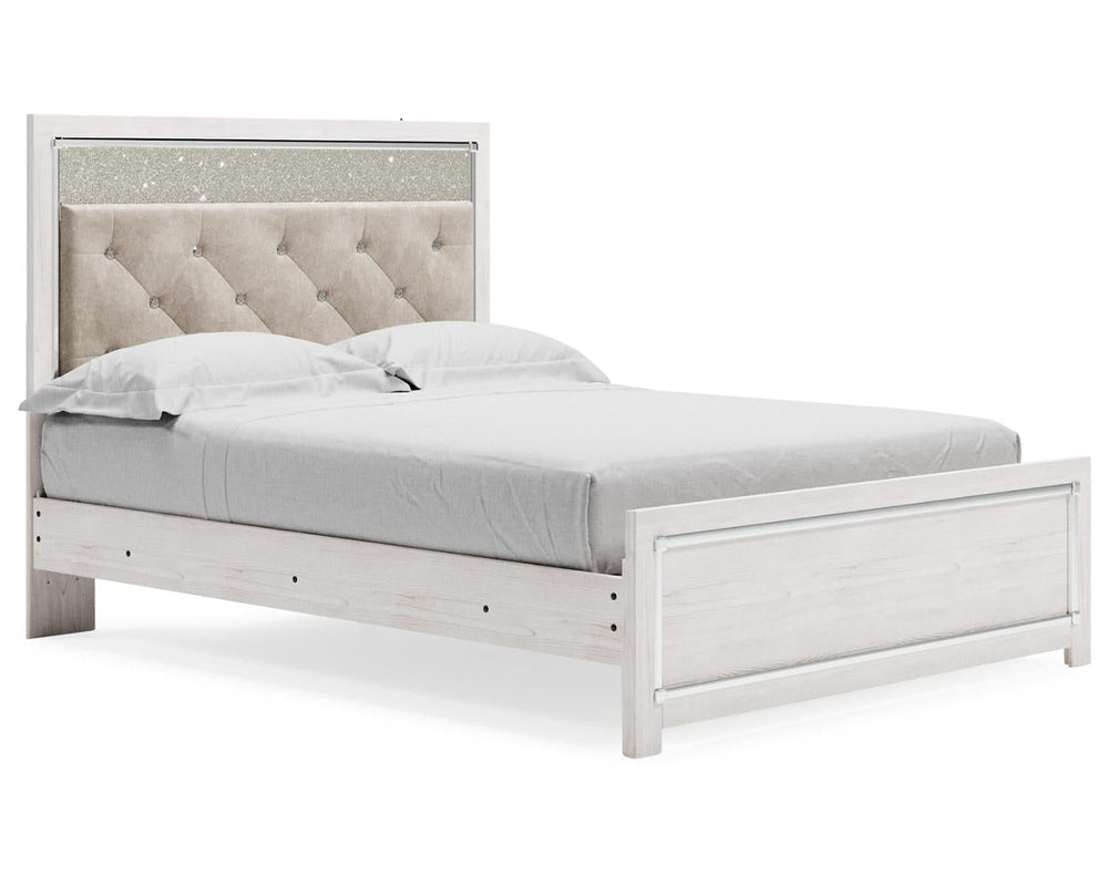Cama Queen Altyra con paneles tapizados, tocador, espejo y mesita de noche