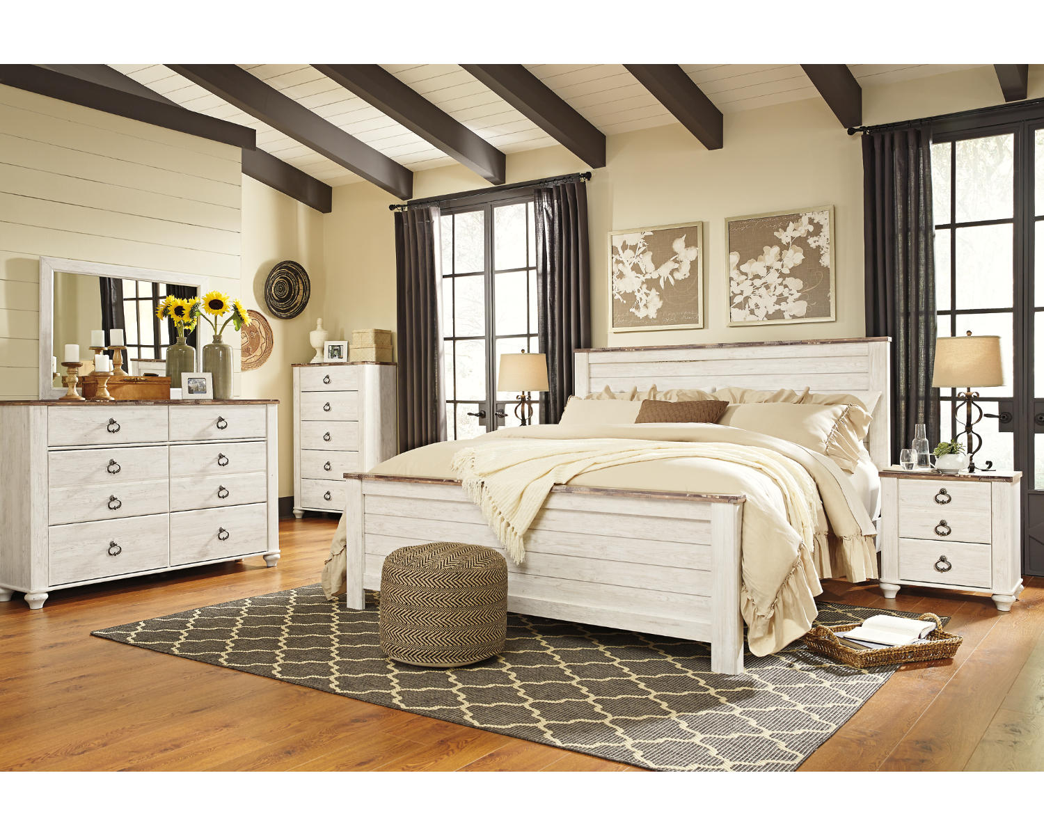 Willowton California King Panel Bed