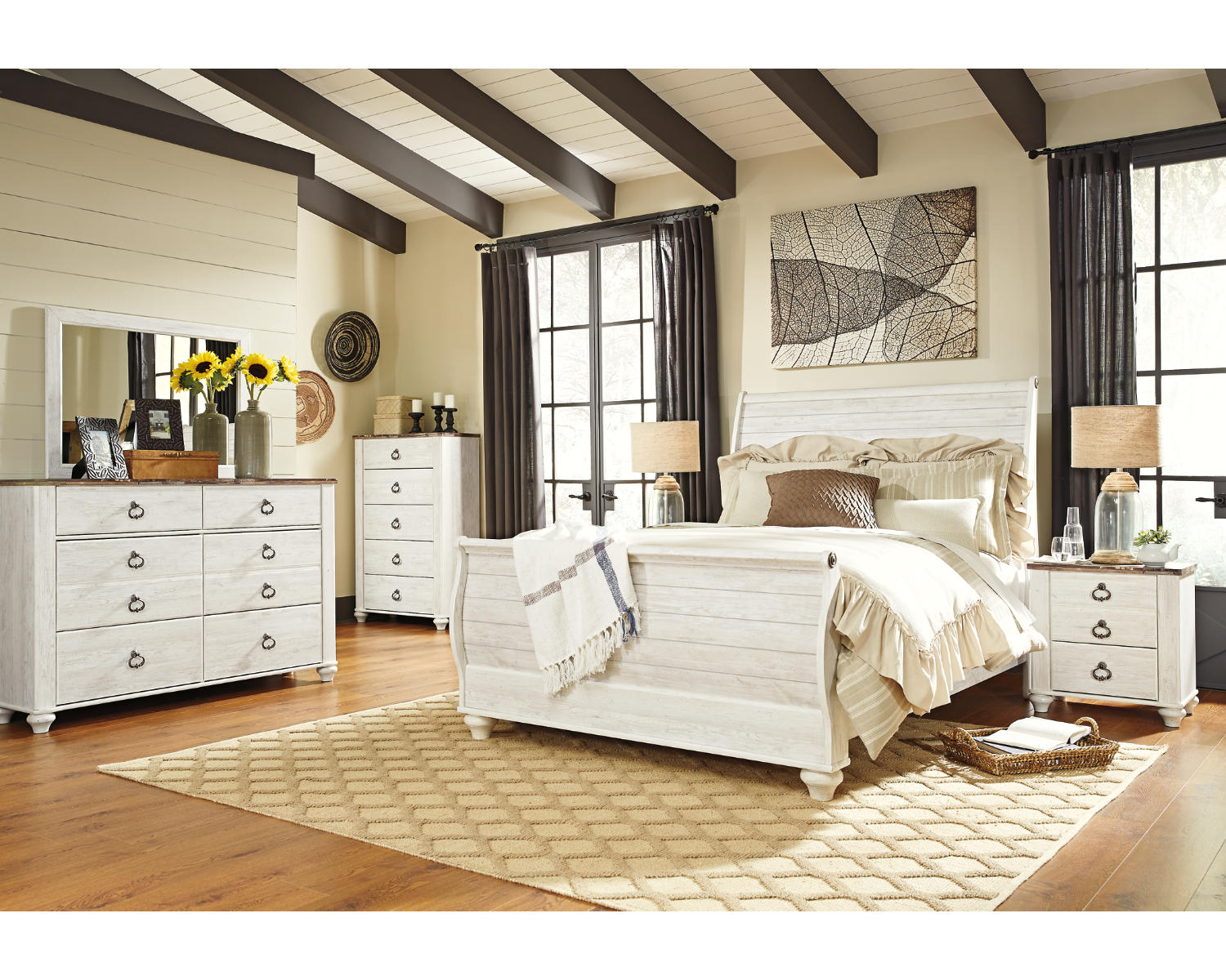 Willowton Queen Sleigh Bed, 2 Dressers, Mirror, Chest and 2 Nightstands