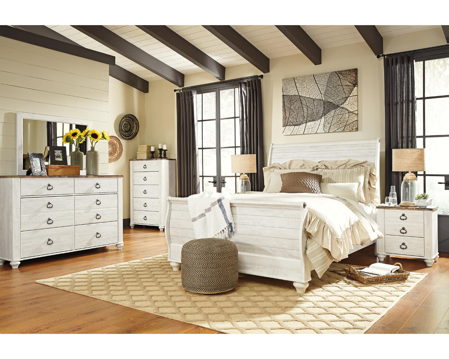 Willowton Queen Sleigh Bed, Dresser, Mirror and 2 Nightstands