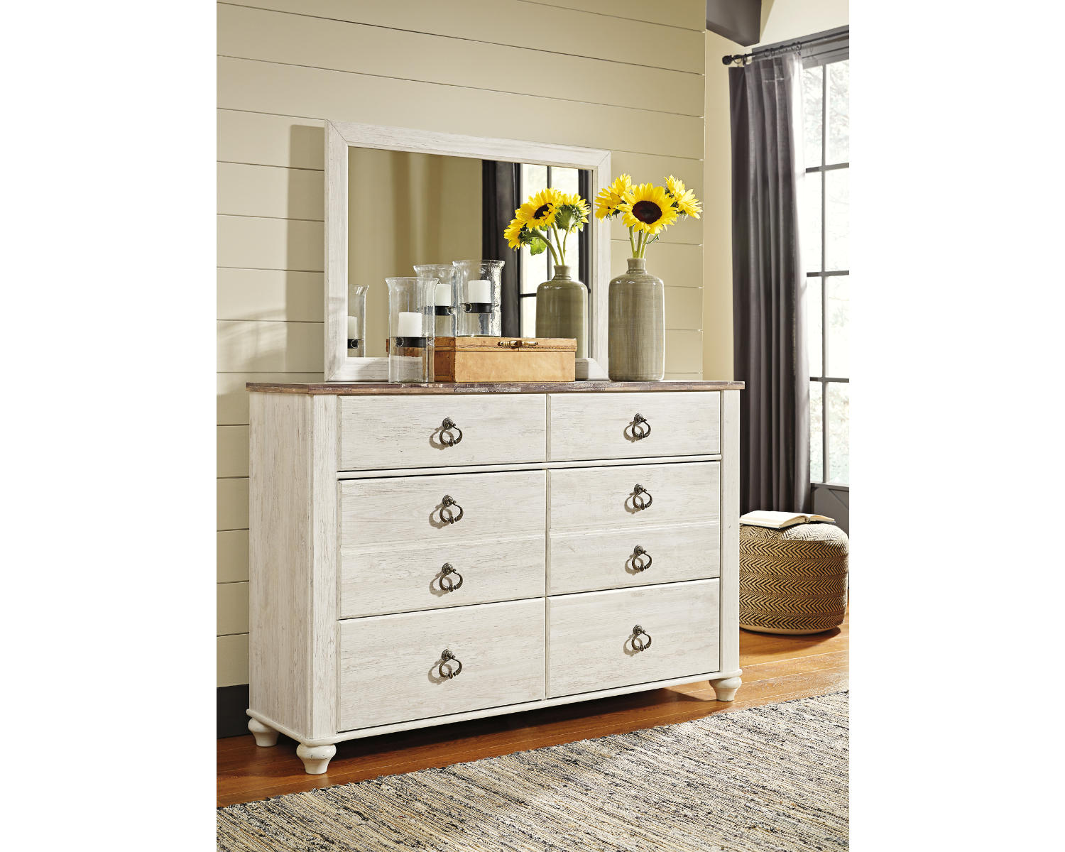 Willowton Queen Panel Bed, Dresser, Mirror, Chest and 2 Nightstands