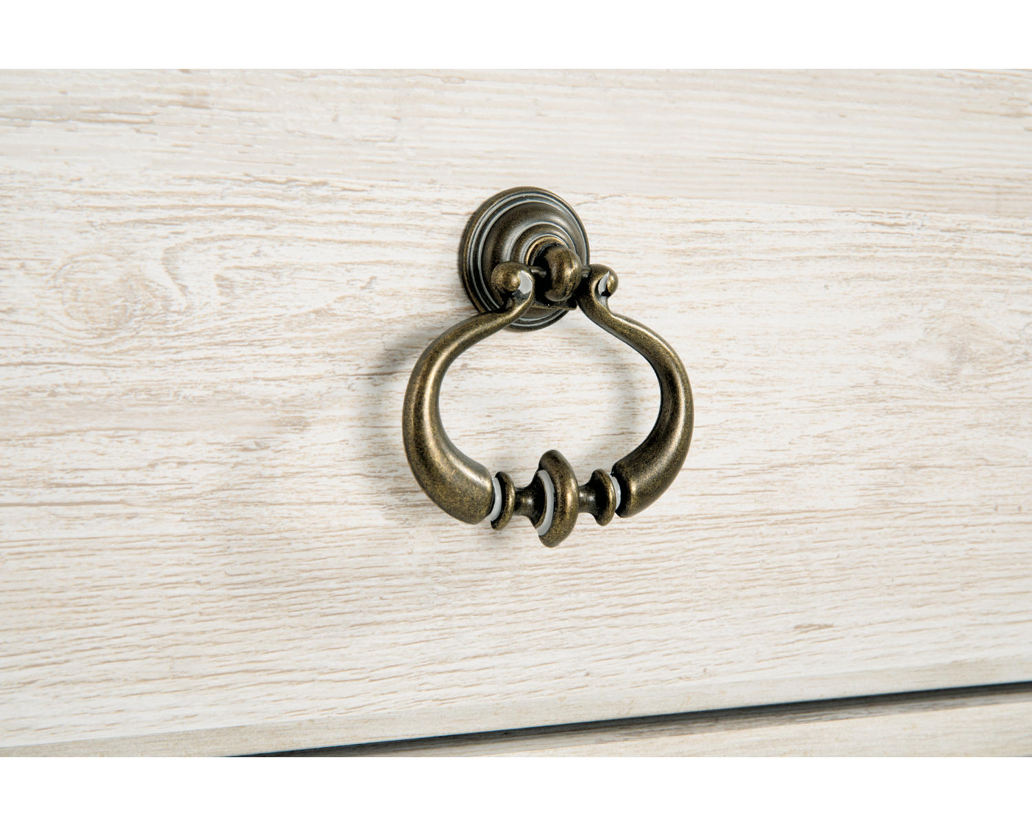 Willowton Queen Sleigh Bed, Dresser and Nightstand