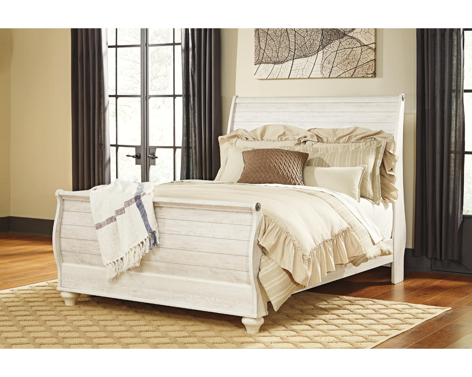 Willowton Queen Sleigh Bed, Dresser, Mirror and 2 Nightstands
