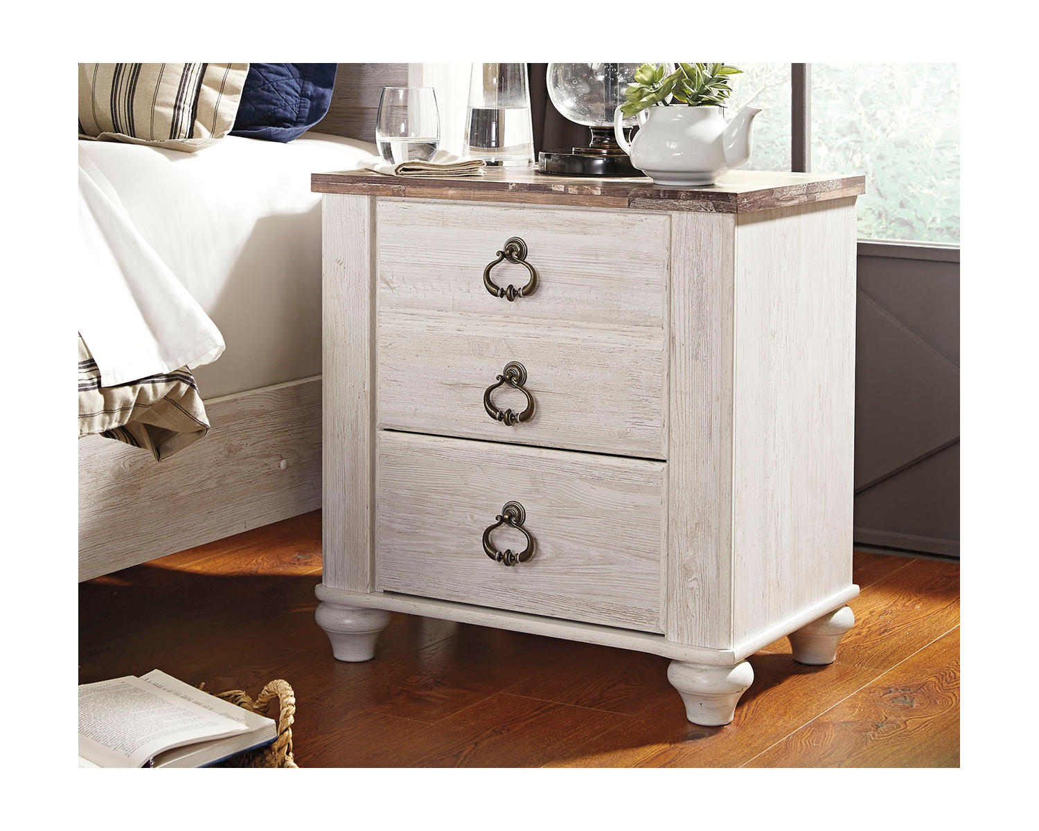Willowton King Sleigh Bed, Dresser and Nightstand